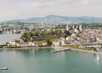 Tubi NATURAL+ per il risanamento di vecchie condotte di servizio Partita in casa a Rapperswil