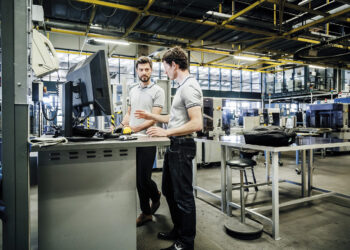 Industria: eccellenze, difficoltà e la stella polare