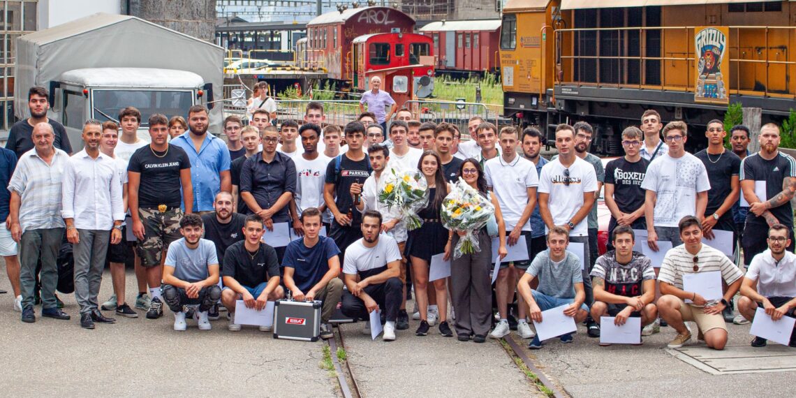 74 nuovi professionisti e professioniste nel settore dell’automobile
