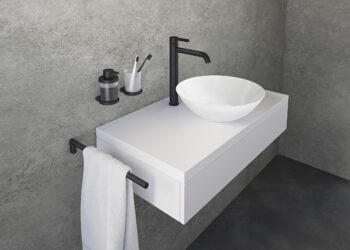 Accessori da bagno della Linea Nia disponibili anche in nero Per un bagno raffinato: accessori in nero