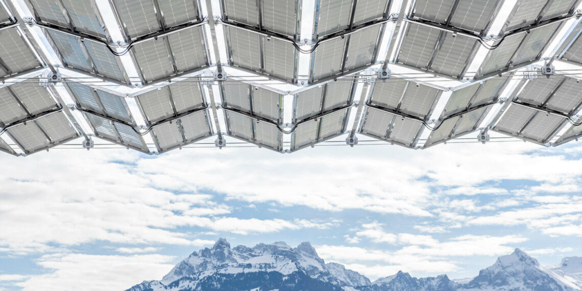 Gruppo svizzero Meyer Burger chiude la produzione di moduli FV in Europa e si concentra negli USA