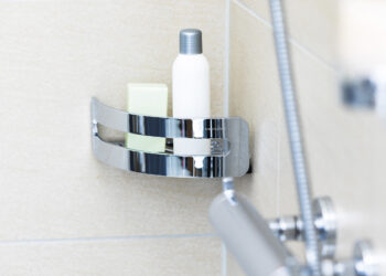 Adesio di Bodenschatz: Incollaggio possibile anche in caso di ristrutturazioni bagno leggere