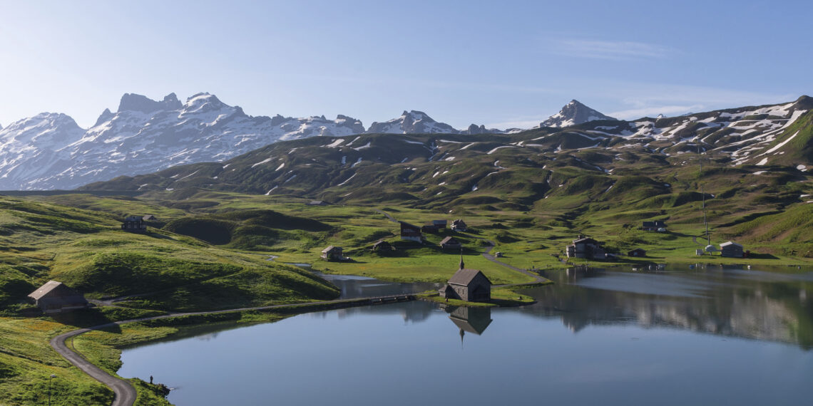 La collana si arricchisce di un’altra perla: la nuova guida dei punti panoramici più belli