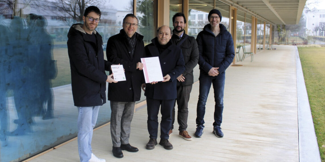 Consegnato il certificato Minergie per l’ampliamento delle scuoledell’infanzia ai Saleggi