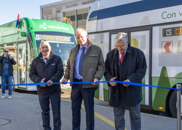 TPL presenta i primi bus elettrici della Linea 5: la mobilità del Luganese cambia marcia